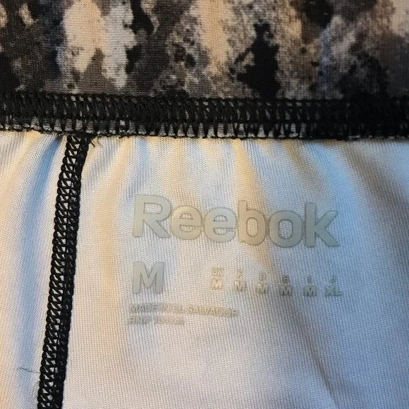 Reebok Women’s Athletic Shorts spandex. Size Medium. Only worn once - Picture 3 of 5